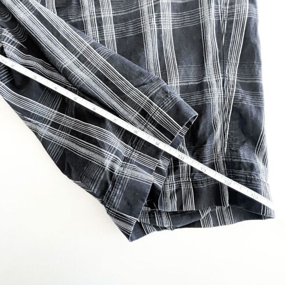 Tommy Bahamas Mens Flat Front Silk Blend Shorts Plaid Black Gray Size 38 - Picture 8 of 9